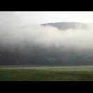 Nebel hängt über dem Fuldatal